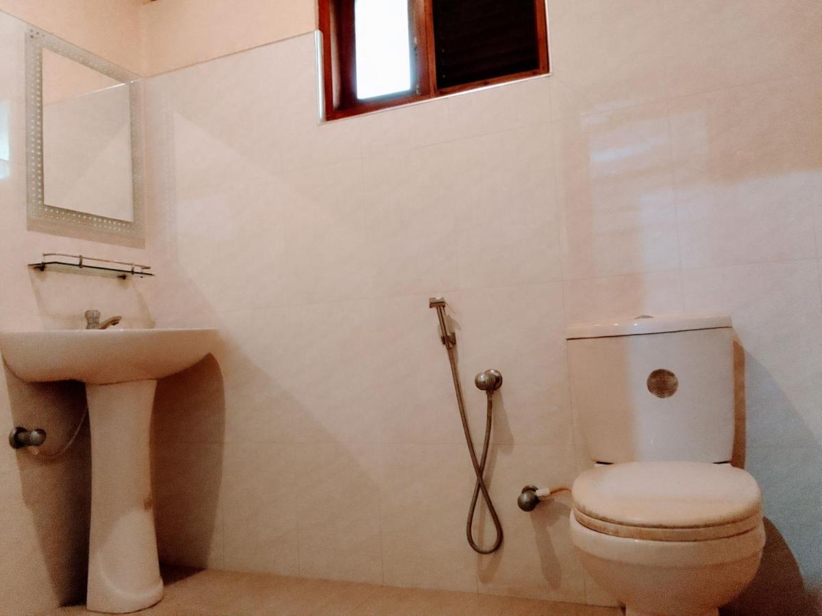Ceylonia Guest Hotel Weligama Bagian luar foto