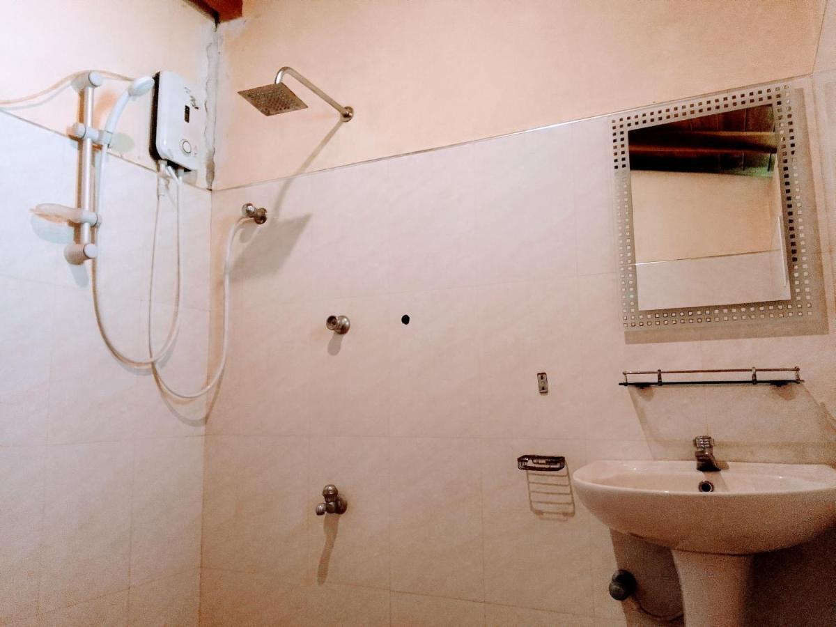 Ceylonia Guest Hotel Weligama Bagian luar foto