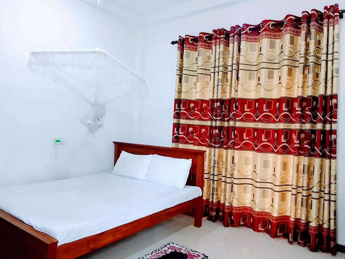 Ceylonia Guest Hotel Weligama Bagian luar foto