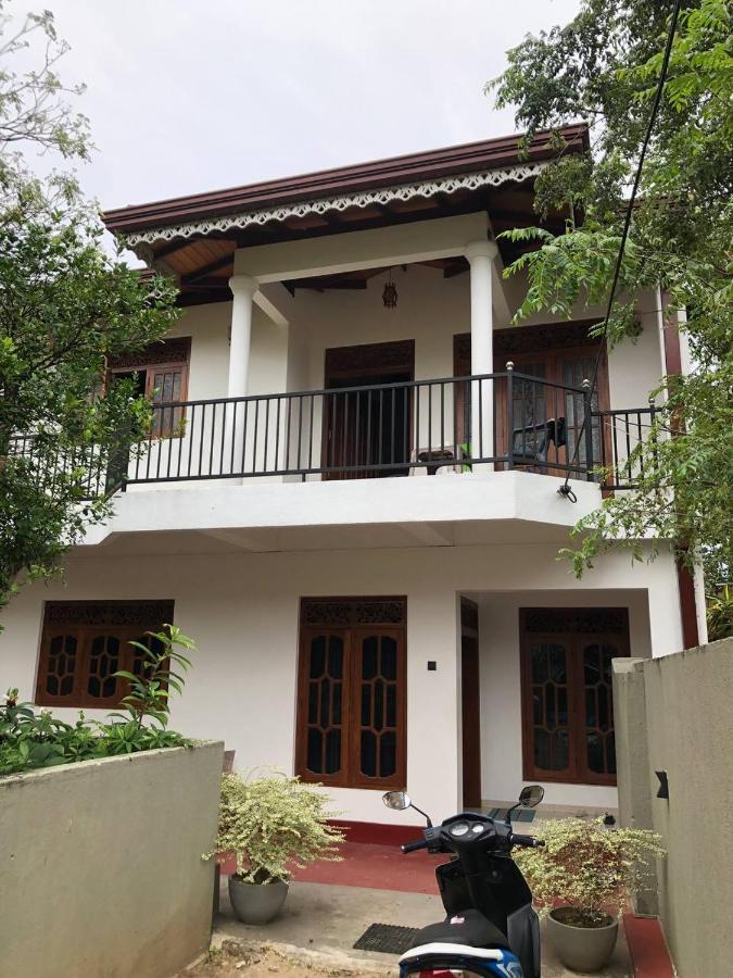 Ceylonia Guest Hotel Weligama Bagian luar foto